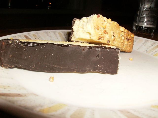 Chocolate-coated biscotti (credit: Wikipedia/Drewboy64)